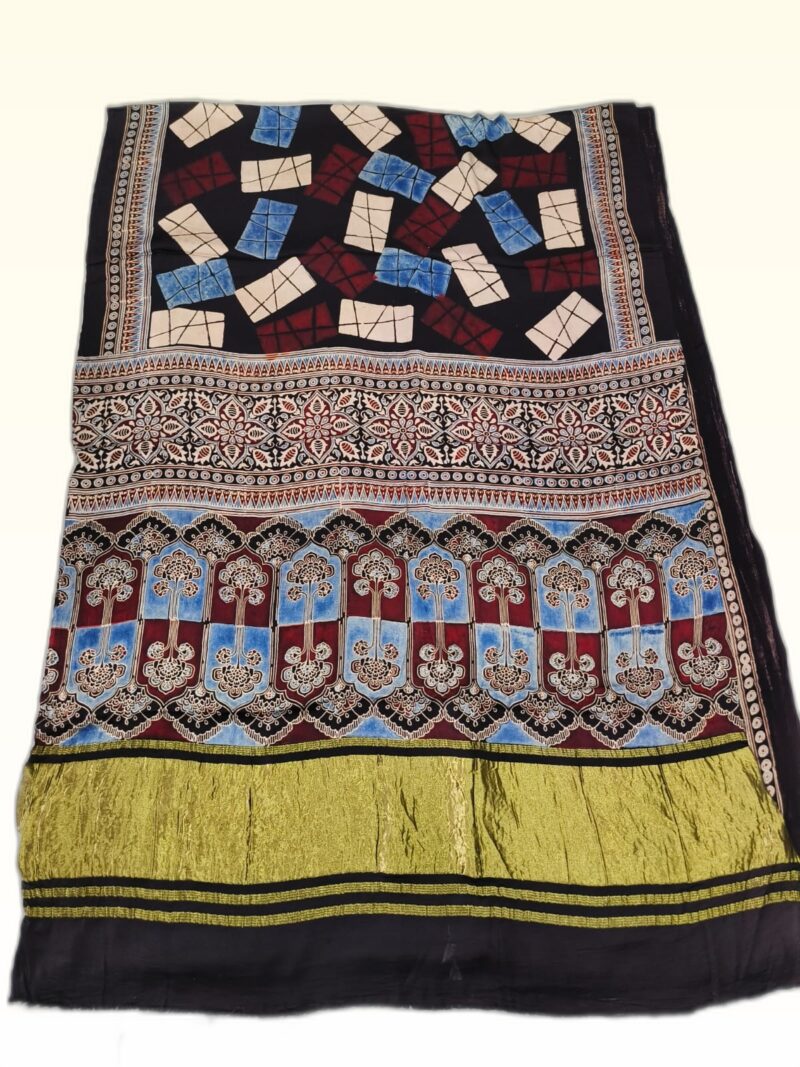 Modal Clamp saree - Image 6
